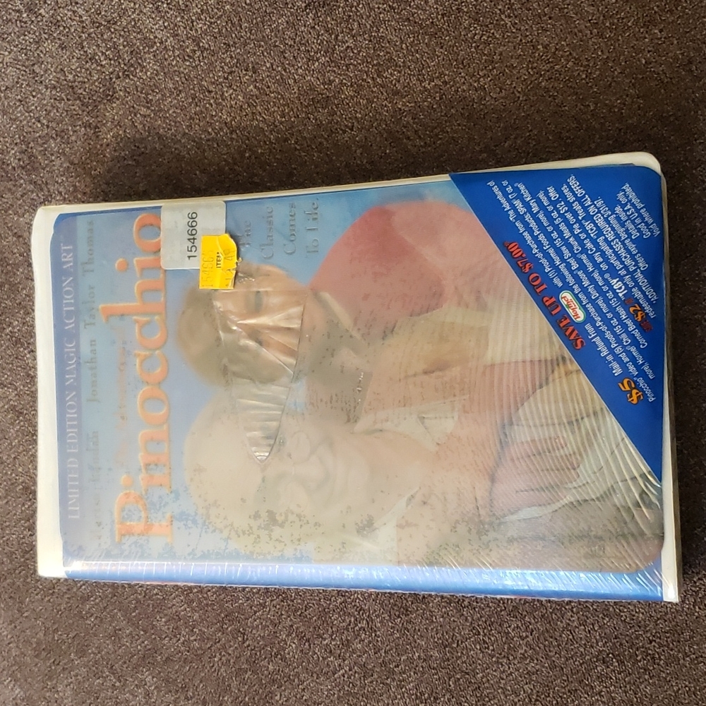 Pinocchio VHS sealed (torn seal in picture)